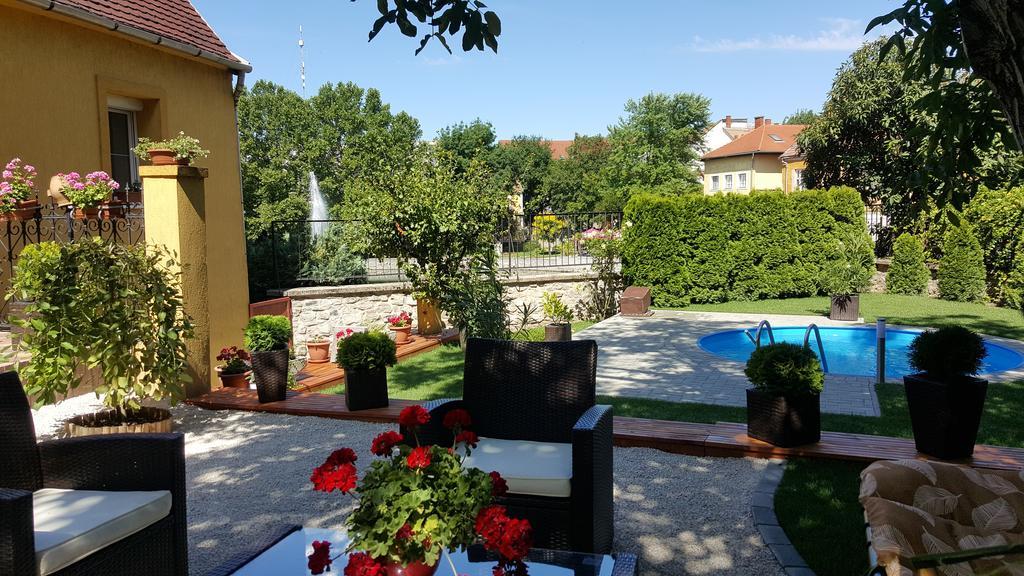 Topart Apartman Tapolca Esterno foto