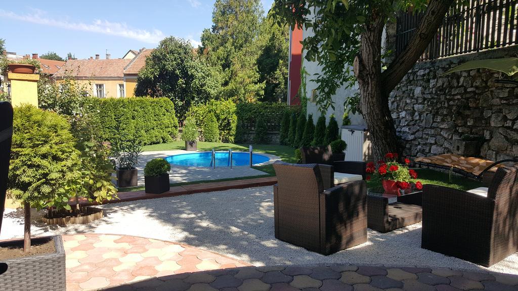 Topart Apartman Tapolca Esterno foto