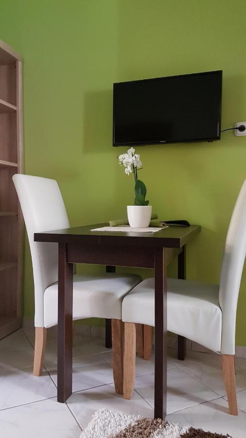 Topart Apartman Tapolca Esterno foto