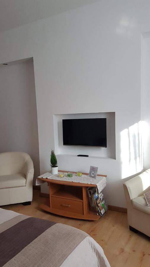 Topart Apartman Tapolca Esterno foto